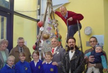 Artists, children, the Mayor and Trustee of Sunlight Development Trust duing the making of our Christmas tree with a difference!